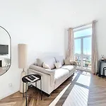 Deluxe Seaview Balcony - 2 Min Palais & Apartamento