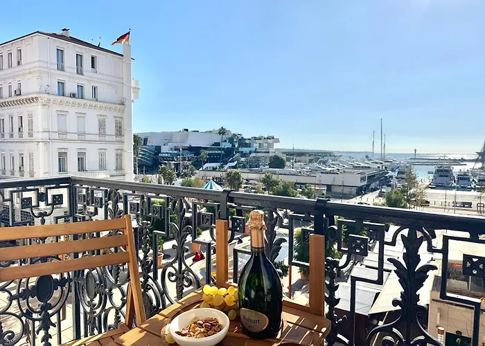 Deluxe Seaview Balcony - 2 Min Palais & Lägenhet *