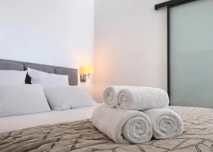 Deluxe Seaview Balcony - 2 Min Palais & *
